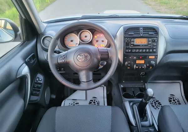 Toyota RAV4 cena 19900 przebieg: 226000, rok produkcji 2004 z Piekary Śląskie małe 497